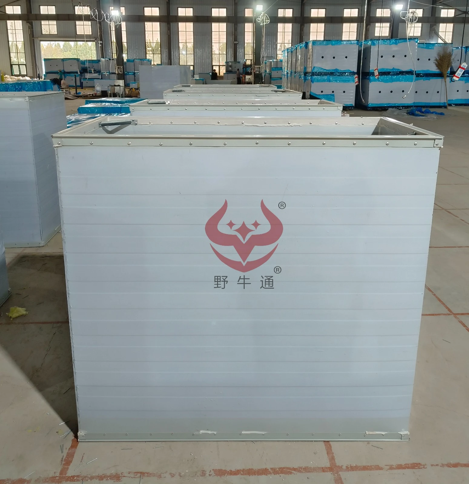 彩钢复合风管4.jpg 彩钢复合风管4.jpg