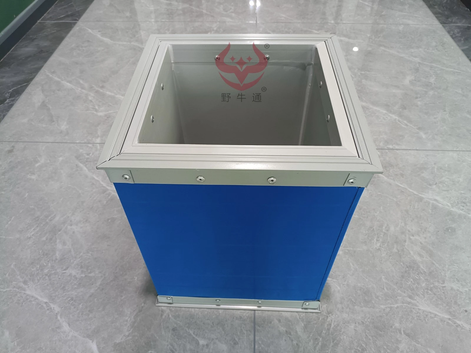 彩钢组合式法兰.jpg 彩钢组合式法兰.jpg