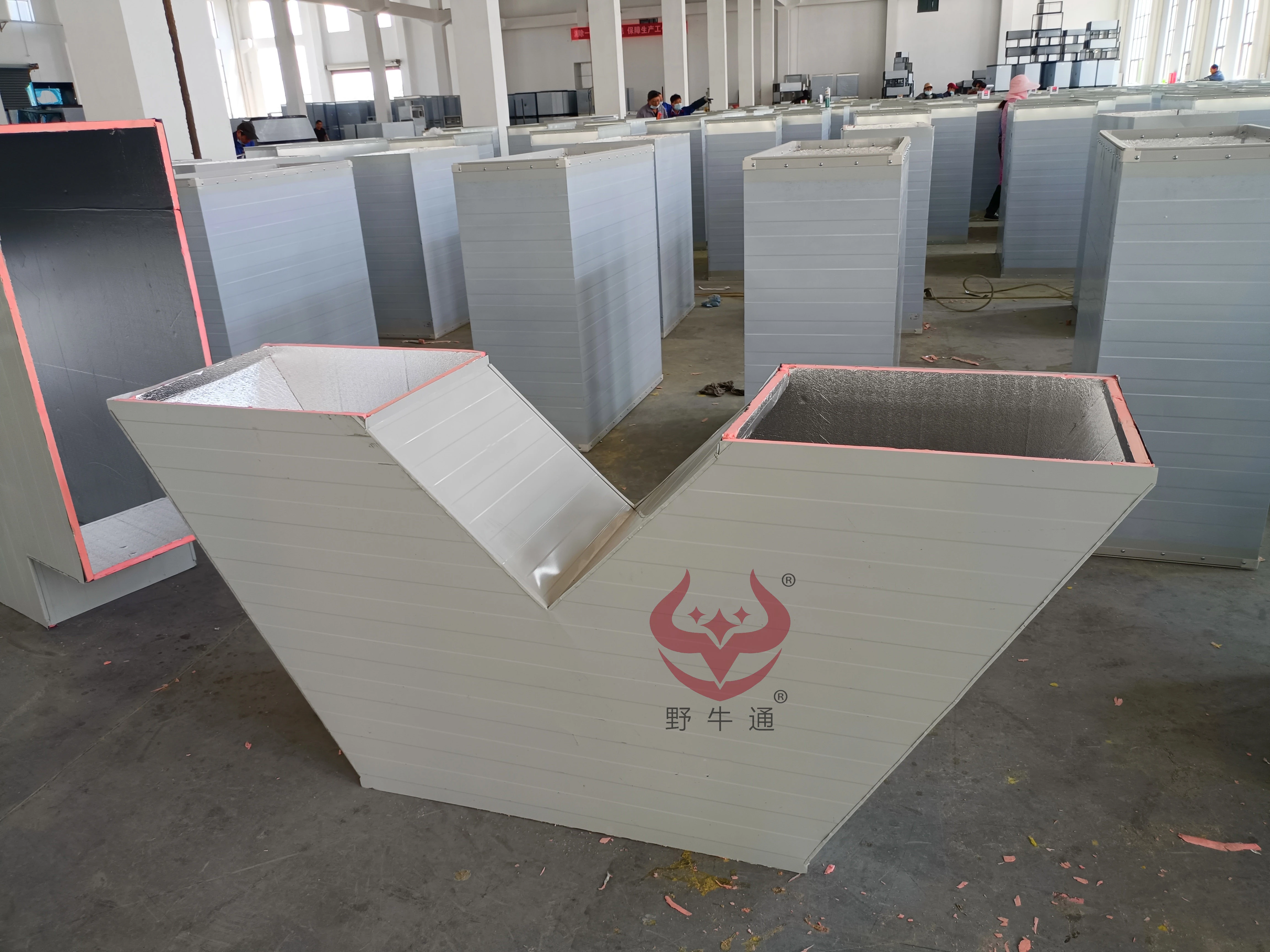 单面彩钢酚醛内铝箔2.jpg 单面彩钢酚醛内铝箔2.jpg