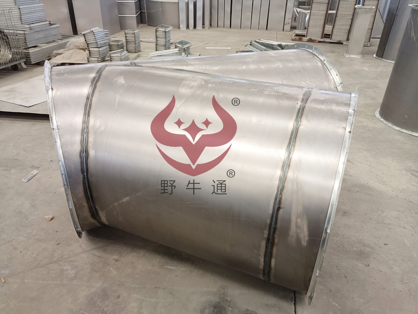 不锈钢焊接圆管烟囱.jpg