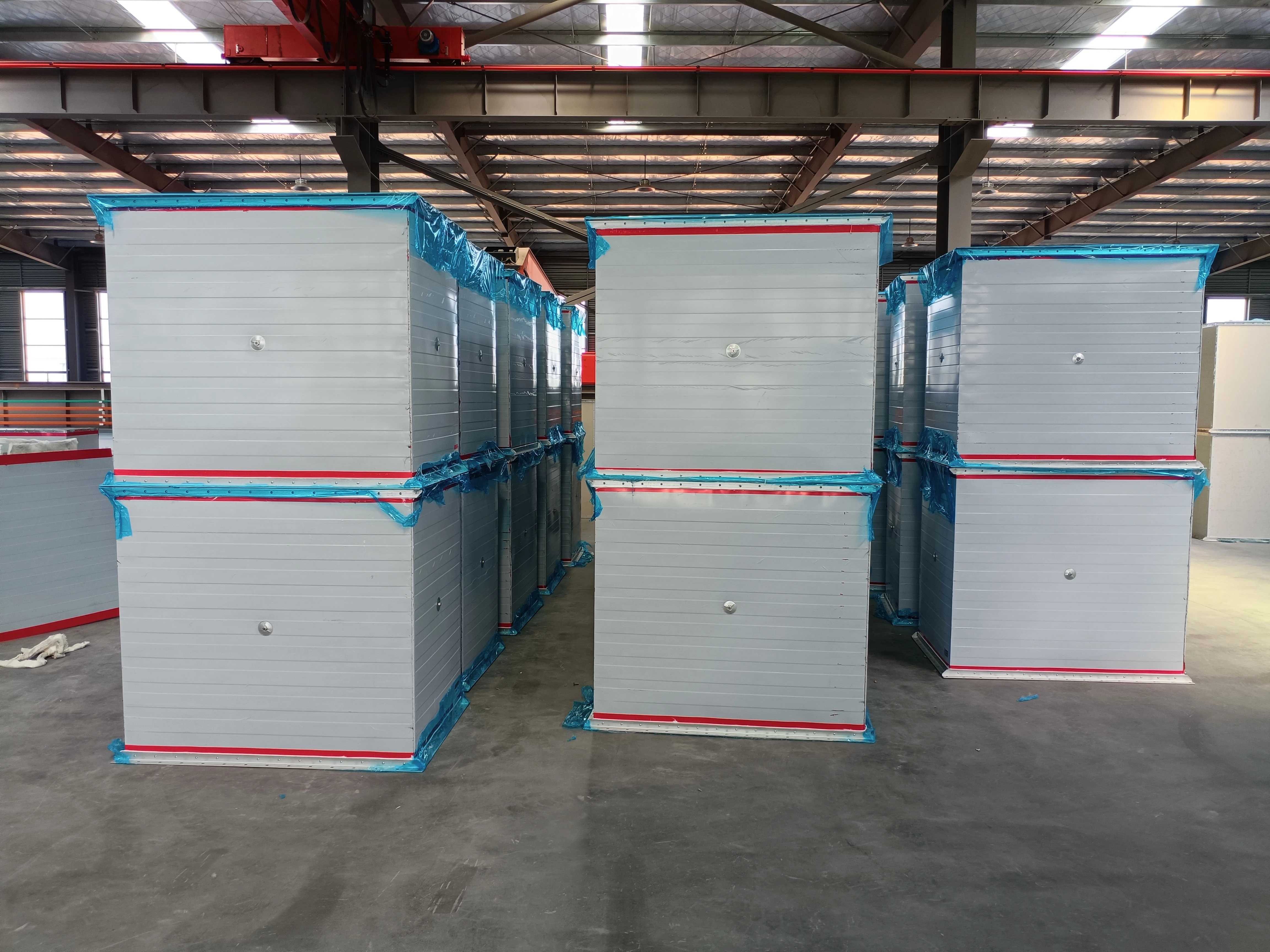 彩钢角铁1.jpg 彩钢角铁1.jpg