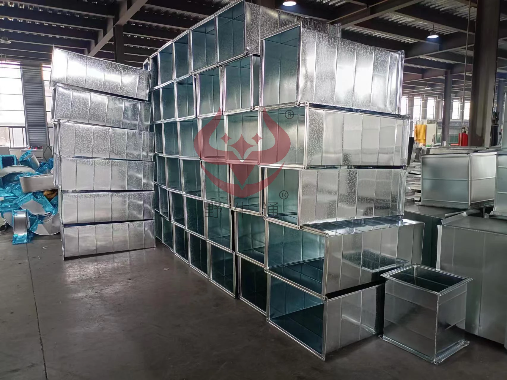 镀锌共板法兰11风管.jpg 镀锌共板法兰11风管.jpg